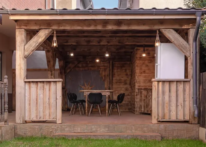 Pensiunea Grand בית הארחה אפורי נורד