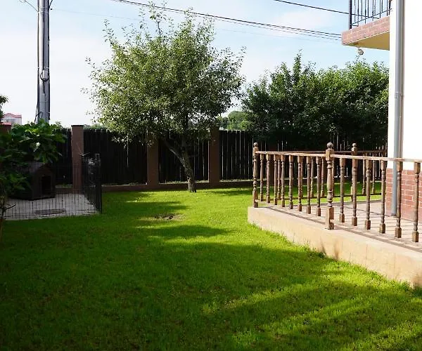 Pensiunea Grand בית הארחה אפורי נורד